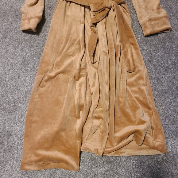 NWT Womens relaxed fit velour long robe, house coat - Picture 4 of 4